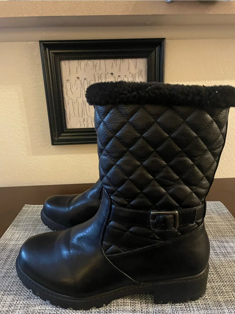 N/A stylish black
